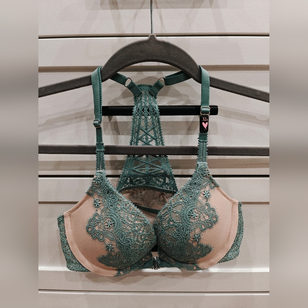 NEW Victoria's Secret Push-Up Lace Bra